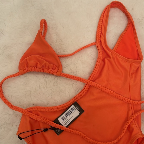 Pretty Little Thing Orange Plait detail assymetric swimsuit - Picture 8 of 8